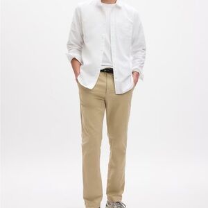GAP Men's Modern Straight Khakis